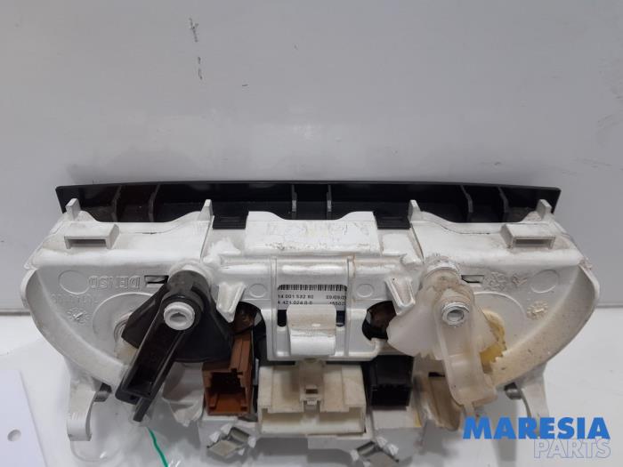 Panel de control de calefacción de un Fiat Scudo (270) 1.6 D Multijet 2010