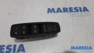 Used Multi-functional window switch Renault Scénic IV (RFAJ) 1.3 TCE 140 16V Price € 60,00 Margin scheme offered by Maresia Parts
