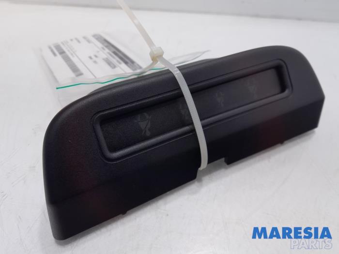 Begagnade Innerdisplay Alfa Romeo MiTo (955) 1.3 JTDm 16V Eco Pris € 50,00 Marginaltabell erbjuds av Maresia Parts
