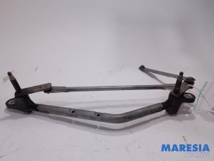 Used Wiper mechanism Alfa Romeo MiTo (955) 1.3 JTDm 16V Eco Price € 40,00 Margin scheme offered by Maresia Parts