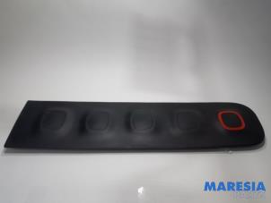Gebrauchte Türschutz 4 türig links vorne Citroen C3 (SX/SW) 1.2 12V e-THP PureTech 110 Preis € 50,00 Margenregelung angeboten von Maresia Parts