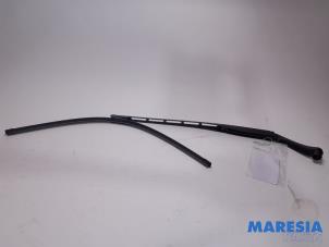 Used Front wiper arm Citroen C5 III Berline (RD) 1.8 16V Price € 25,00 Margin scheme offered by Maresia Parts