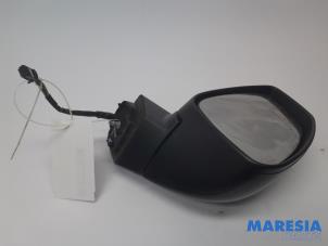 Used Wing mirror, left Renault Scénic III (JZ) 2.0 16V CVT Price € 124,95 Margin scheme offered by Maresia Parts