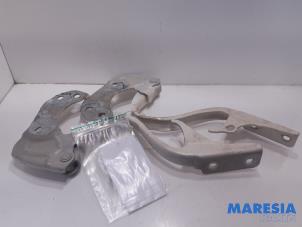 Używane Zawias pokrywy silnika Fiat 500 (312) 1.2 69 Cena € 25,00 Procedura marży oferowane przez Maresia Parts