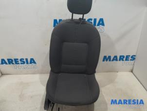 Used Seat, right Renault Twingo II (CN) 1.2 Price € 100,00 Margin scheme offered by Maresia Parts