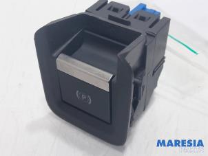 Usados Interruptor de freno de mano Citroen Berlingo 1.5 BlueHDi 100 Precio € 30,19 IVA incluido ofrecido por Maresia Parts