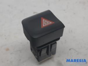 Used Panic lighting switch Citroen Berlingo 1.5 BlueHDi 100 Price € 12,09 Inclusive VAT offered by Maresia Parts
