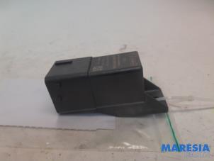 Used Glow plug relay Citroen Berlingo 1.5 BlueHDi 100 Price € 12,10 Inclusive VAT offered by Maresia Parts
