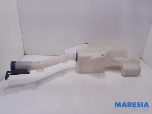 Used Front windscreen washer reservoir Fiat Panda (312) 0.9 TwinAir 65 Price € 25,00 Margin scheme offered by Maresia Parts