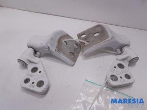 Used Tailgate hinge Citroen Berlingo 1.5 BlueHDi 100 Price € 48,40 Inclusive VAT offered by Maresia Parts