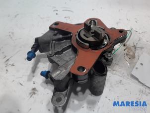 Used Vacuum pump (diesel) Peugeot 508 (8D) 2.0 Hybrid4 16V Price € 30,00 Margin scheme offered by Maresia Parts