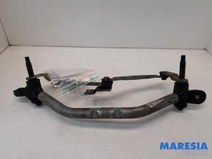 Used Wiper mechanism Renault Twingo II (CN) 1.2 Price € 25,00 Margin scheme offered by Maresia Parts