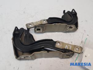 Used Bonnet Hinge Alfa Romeo MiTo (955) 1.4 Turbo 16V Multi Air Price € 30,00 Margin scheme offered by Maresia Parts