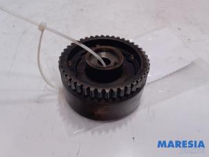 Used Camshaft sprocket Renault Clio IV (5R) 0.9 Energy TCE 90 12V Price € 40,00 Margin scheme offered by Maresia Parts