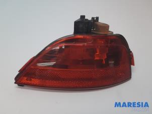 Used Rear fog light Renault Scénic III (JZ) 2.0 16V CVT Price € 25,00 Margin scheme offered by Maresia Parts