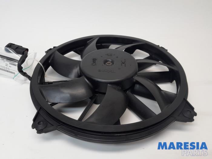 Używane Silnik wentylatora Peugeot 3008 I (0U/HU) 1.6 16V THP 155 Cena € 34,95 Procedura marży oferowane przez Maresia Parts