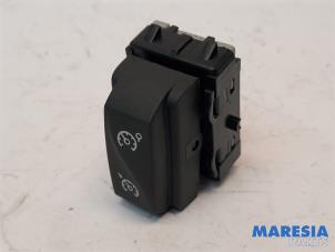 Used Cruise control switch Renault Scénic III (JZ) 2.0 16V CVT Price € 20,00 Margin scheme offered by Maresia Parts