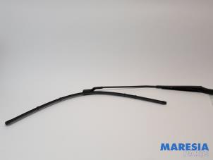 Used Front wiper arm Peugeot 3008 I (0U/HU) 1.6 16V THP 155 Price € 15,00 Margin scheme offered by Maresia Parts