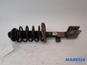 Used Front shock absorber rod, right Peugeot 3008 I (0U/HU) 1.6 16V THP 155 Price € 50,00 Margin scheme offered by Maresia Parts