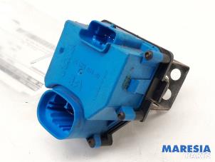Used Cooling fan resistor Peugeot 3008 I (0U/HU) 1.6 16V THP 155 Price € 20,00 Margin scheme offered by Maresia Parts