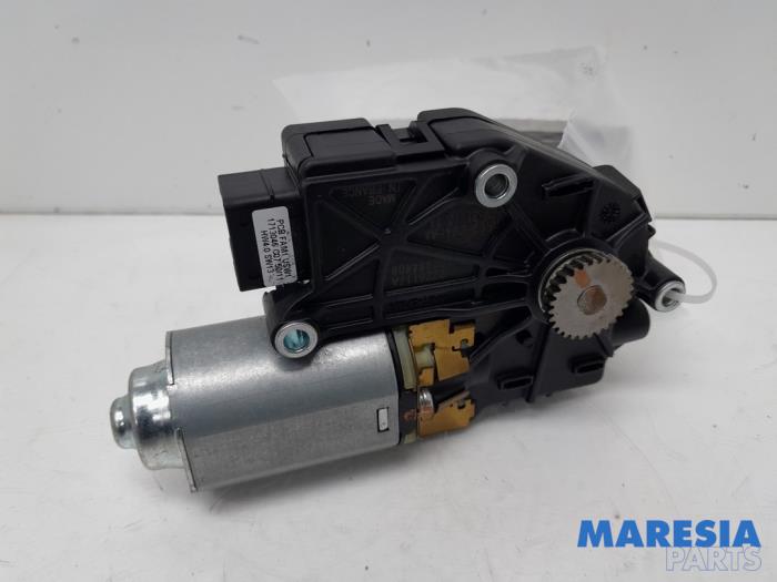 Używane Silnik szyberdachu Peugeot 3008 I (0U/HU) 1.6 16V THP 155 Cena € 89,99 Procedura marży oferowane przez Maresia Parts