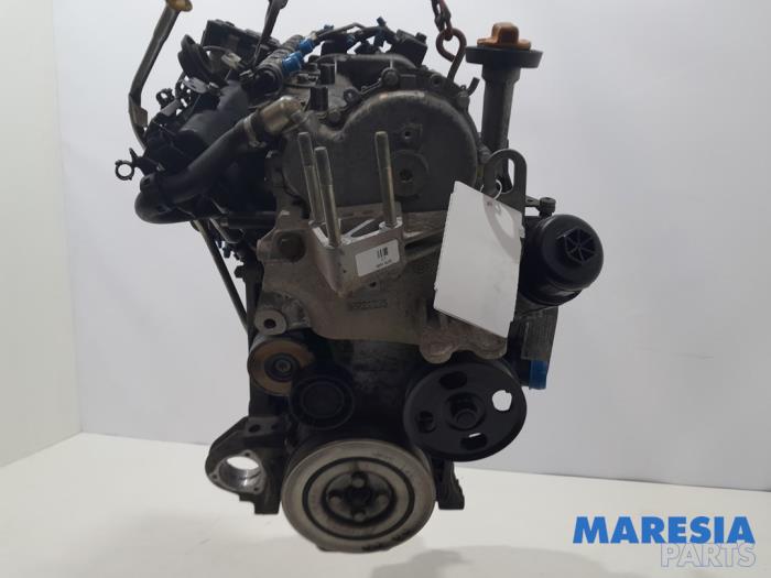 Motor van een Fiat Doblo (263) 1.3 D Multijet DPF Euro 5 2012