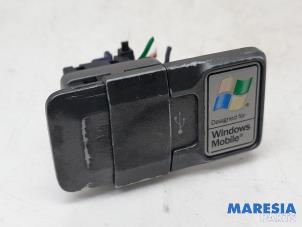 Usagé Connexion USB Fiat 500 (312) 1.2 69 Prix € 25,00 Règlement à la marge proposé par Maresia Parts