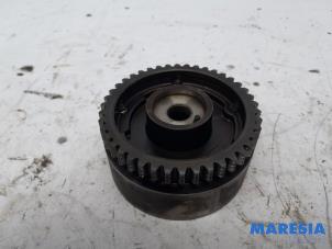 Used Camshaft sprocket Renault Megane III Coupe (DZ) 1.2 16V TCE 115 Price € 35,00 Margin scheme offered by Maresia Parts