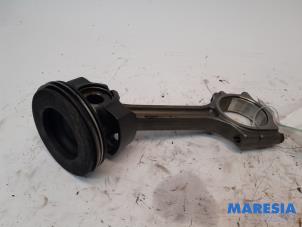 Used Piston Renault Master IV (MA/MB/MC/MD/MH/MF/MG/MH) 2.3 dCi 150 16V Price € 152,46 Inclusive VAT offered by Maresia Parts
