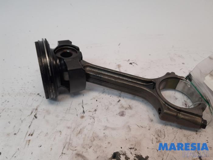 Usagé Piston Renault Master III (MA/MB/MC/MD/MH/MF/MG/MH) 2.3 dCi 150 16V Prix € 152,46 Prix TTC proposé par Maresia Parts