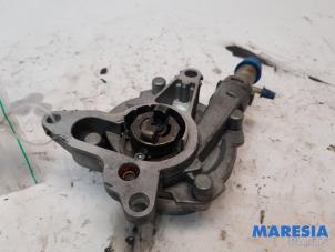 Used Vacuum pump (diesel) Renault Master IV (MA/MB/MC/MD/MH/MF/MG/MH) 2.3 dCi 150 16V Price € 90,75 Inclusive VAT offered by Maresia Parts
