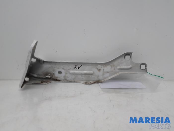 Begagnade Framdelsstöd Alfa Romeo Giulia (952) 2.0 T 16V Veloce Q4 Pris € 20,00 Marginaltabell erbjuds av Maresia Parts