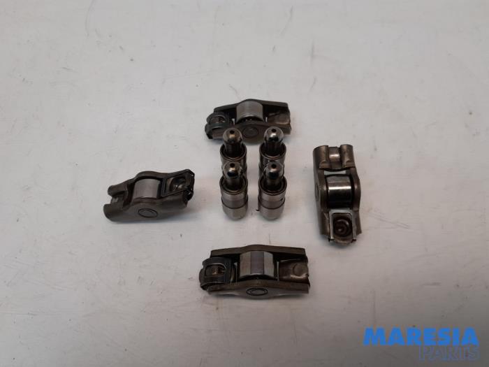 Gebrauchte Ventilstößel Fiat 500 (312) 0.9 TwinAir 80 Preis € 15,00 Margenregelung angeboten von Maresia Parts