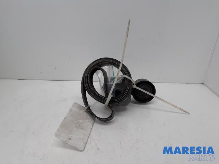 Usados Rodillo tensor correa múltiple Fiat Ducato (250) 2.2 D 100 Multijet Euro 4 Precio € 42,29 IVA incluido ofrecido por Maresia Parts