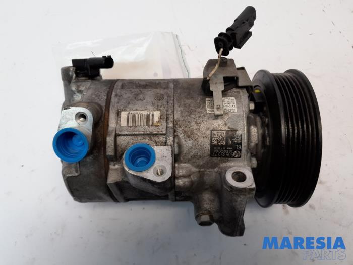 Air conditioning pump from a Alfa Romeo Giulia (952) 2.0 T 16V Veloce Q4 2017