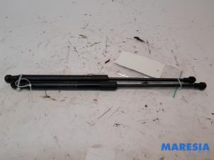 Used Set of tailgate gas struts Alfa Romeo Giulia (952) 2.0 T 16V Veloce Q4 Price € 30,00 Margin scheme offered by Maresia Parts