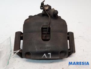 Used Front brake calliper, left Fiat Punto III (199) 0.9 TwinAir Turbo 100 Price € 30,00 Margin scheme offered by Maresia Parts
