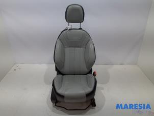 Używane Fotel prawy Peugeot 208 I (CA/CC/CK/CL) 1.4 16V Cena € 250,00 Procedura marży oferowane przez Maresia Parts
