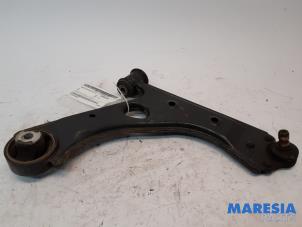 Used Front lower wishbone, right Fiat Punto III (199) 0.9 TwinAir Turbo 100 Price € 25,00 Margin scheme offered by Maresia Parts