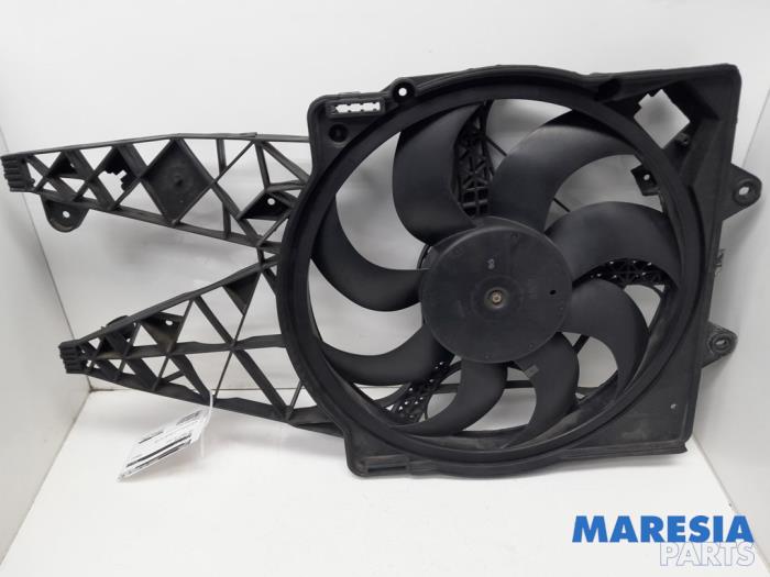 Używane Silnik wentylatora Fiat Punto III (199) 0.9 TwinAir Turbo 100 Cena € 59,95 Procedura marży oferowane przez Maresia Parts