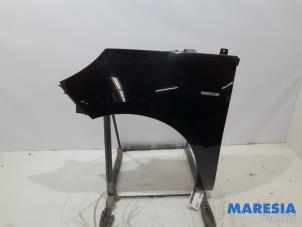 Used Front wing, left Renault Scénic III (JZ) 1.5 dCi 110 Price € 105,00 Margin scheme offered by Maresia Parts