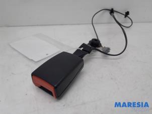 Used Front seatbelt buckle, right Fiat Punto III (199) 0.9 TwinAir Turbo 100 Price € 20,00 Margin scheme offered by Maresia Parts