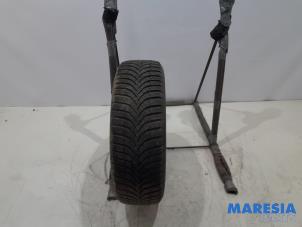 Used Winter tyre Renault Twingo II (CN) 1.2 16V Price € 25,00 Margin scheme offered by Maresia Parts