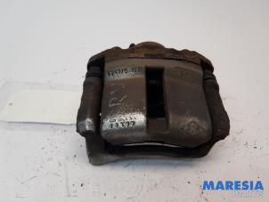 Used Front brake calliper, right Renault Twingo II (CN) 1.2 16V Price € 20,00 Margin scheme offered by Maresia Parts