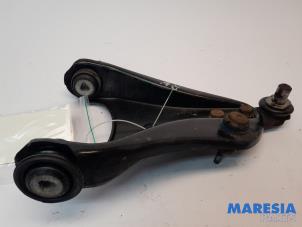 Usagé Bras de suspension bas avant gauche Renault Twingo II (CN) 1.2 16V Prix € 25,00 Règlement à la marge proposé par Maresia Parts
