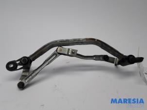 Used Wiper mechanism Renault Twingo II (CN) 1.2 16V Price € 40,00 Margin scheme offered by Maresia Parts
