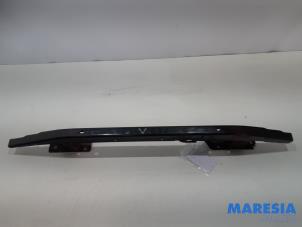 Used Front bumper frame Renault Twingo II (CN) 1.2 16V Price € 65,00 Margin scheme offered by Maresia Parts