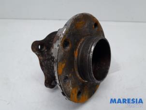 Used Rear hub Renault Twingo III (AH) 1.0 SCe 70 12V Price € 50,00 Margin scheme offered by Maresia Parts