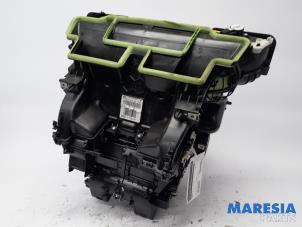 Used Heater housing Renault Scénic III (JZ) 1.5 dCi 110 Price € 450,00 Margin scheme offered by Maresia Parts