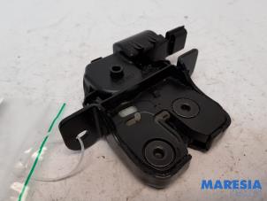 Used Tailgate lock mechanism Renault Scénic III (JZ) 1.5 dCi 110 Price € 14,95 Margin scheme offered by Maresia Parts